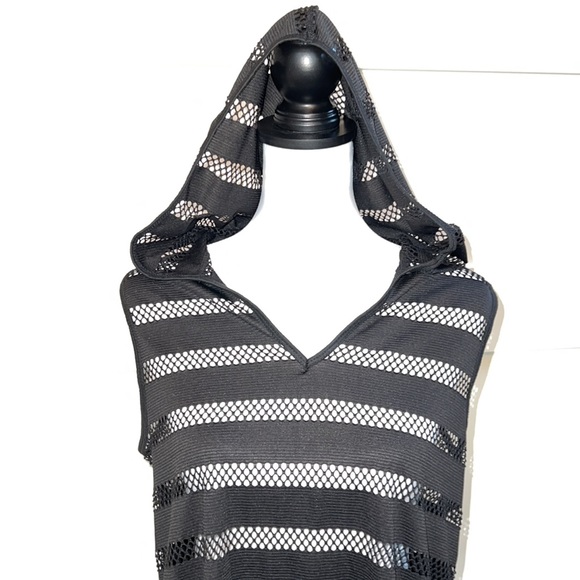 Bathing suit coverup - Picture 4 of 4